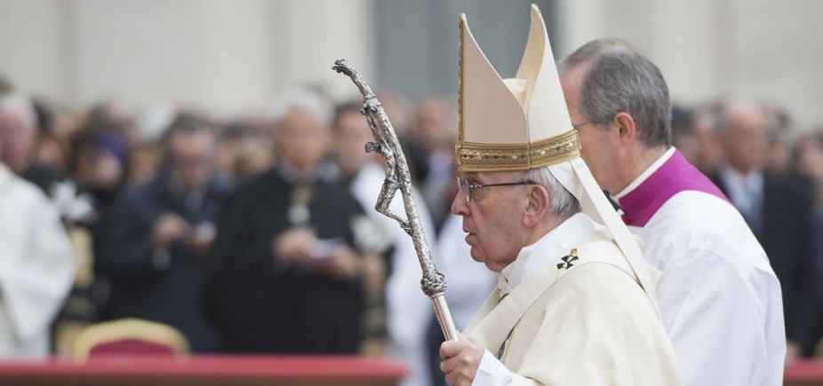 Papa pede perdão por abusos contra menores no Chile