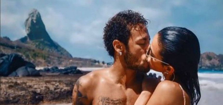 Em post romântico, Neymar exibe tatuagem igual à de Bruna Marquezine