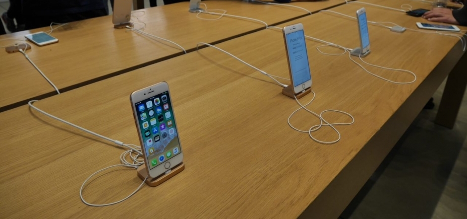 Atualização para deixar usuário evitar lentidão no iPhone é anunciada pela Apple