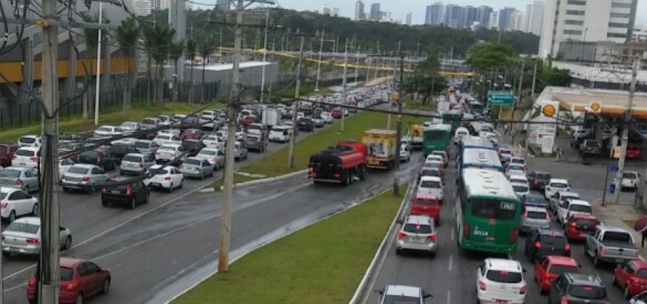 Acidente causa congestionamento na Estrada de Campinas