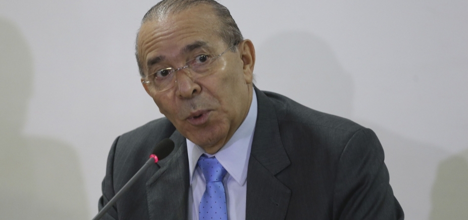 Governo não vai desistir de nomear Cristiane Brasil, diz Padilha