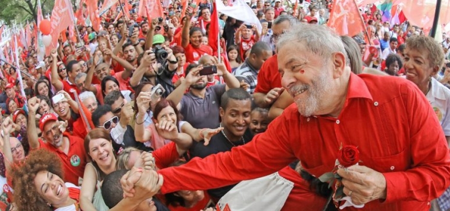 Lula viaja para Porto Alegre nesta terça-feira