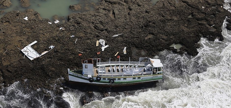 Lancha que matou 19 na travessia Salvador/Mar Grande não tinha estabilidade, diz Marinha