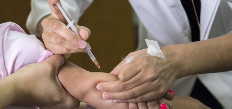Produção de vacina contra febre amarela deve dobrar a partir de junho