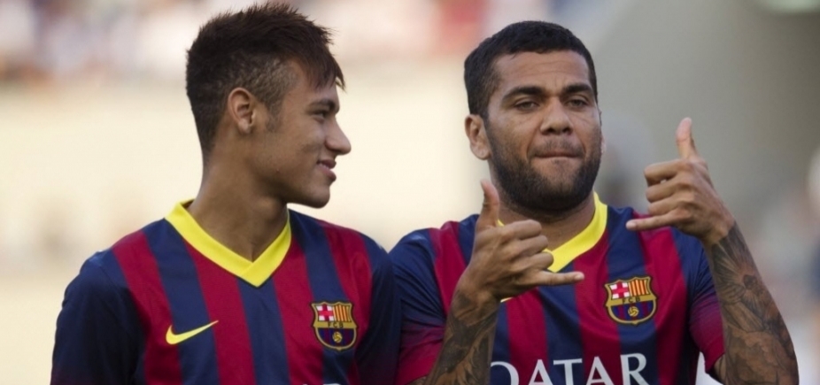 Dani Alves: ʹNeymar precisava sair da sombra de Messiʹ