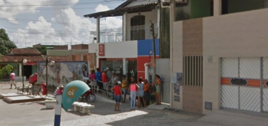Grupo explode cofre e caixas eletrônicos de banco em Amélia Rodrigues 