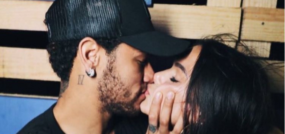 Bruna Marquezine chora com mensagem de Neymar; vídeo