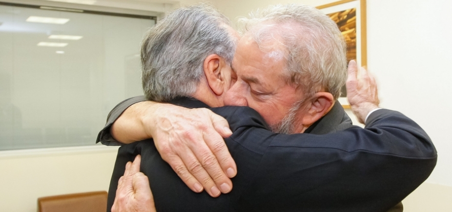 Temer admite prestígio de Lula mas ataca: ʹDerrota política seria mais útilʹ