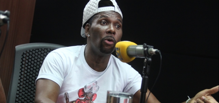 ʹEu fui o primeiro a sambar, cantar e quebrar ao mesmo tempoʹ, diz Beto Jamaica