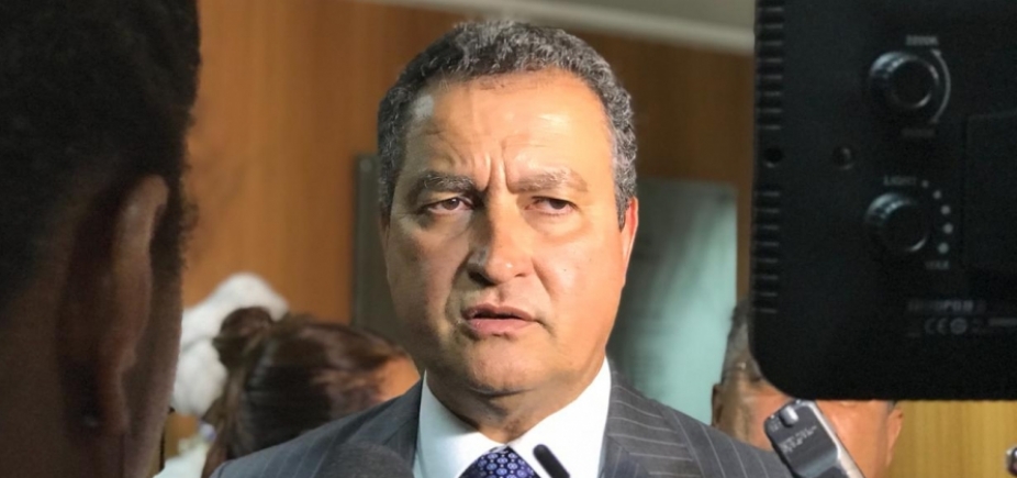 ‘Quem tem que falar isso não sou, é o PP’, diz Rui sobre namoro de Neto