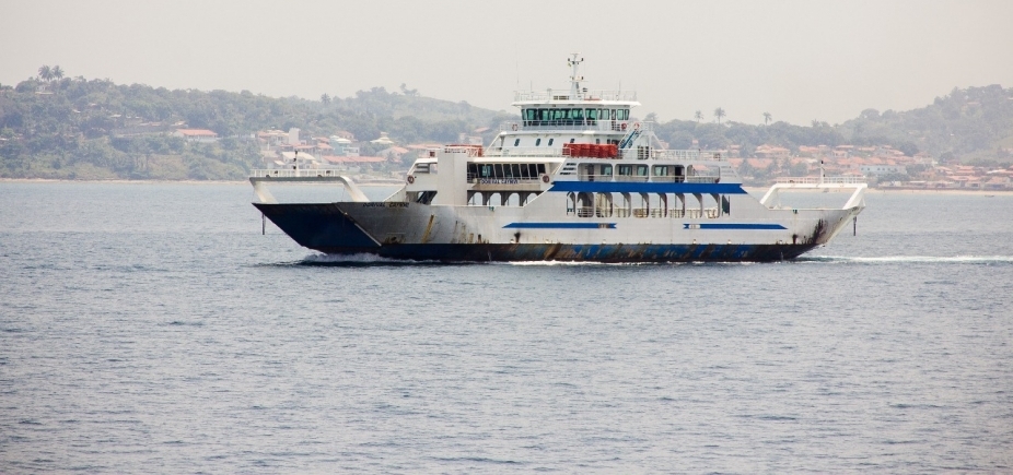 Ferryboat: quatro embarcações realizam a travessia a cada uma hora neste domingo