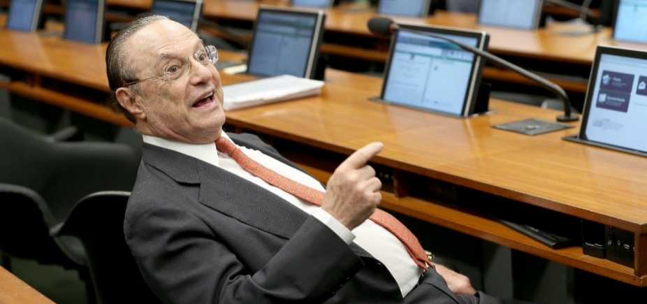 Ministro solicita parecer da PGR sobre habeas corpus para Maluf