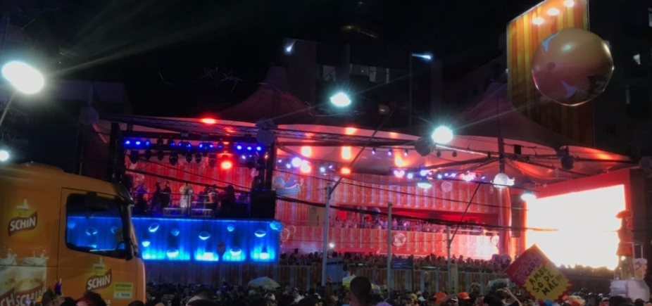 Prefeitura notifica camarotes Schin e Harém por publicidade irregular 