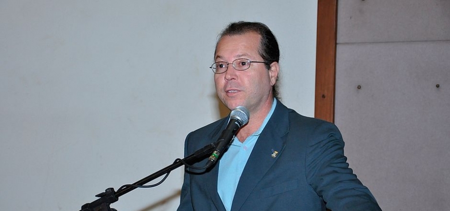 Preso por agressão a agente, professor da Ufba é liberado após pagar fiança