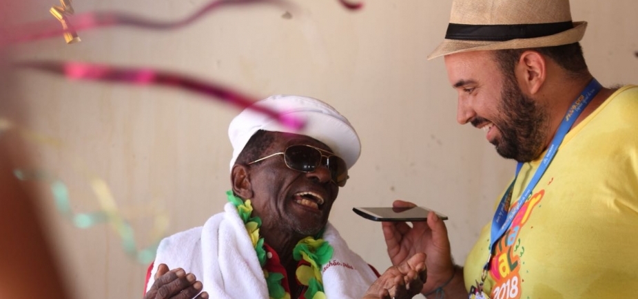 Riachão exalta Carnaval, mas pondera: ʹFesta do demônio, é preciso estar com Deusʹ 