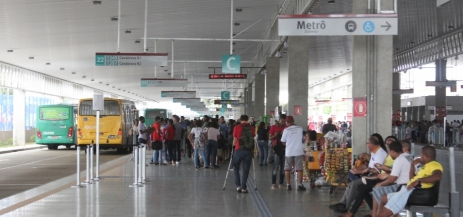 Rodoviários participam de protestos nesta segunda, mas ônibus não param; entenda 