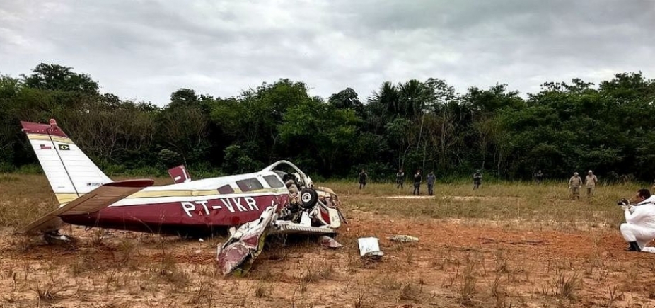 Três pessoas morrem após queda de avião de pequeno porte em Manaus