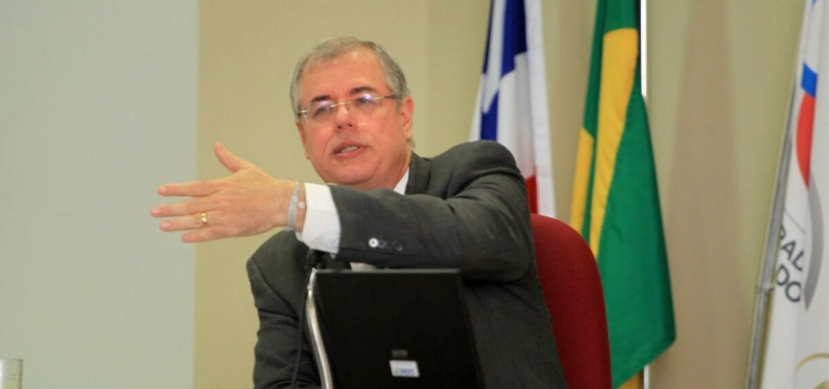 Luiz Viana fala sobre direitos e regras da comunicação institucional