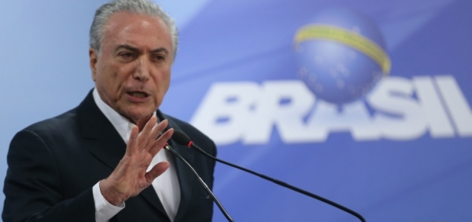 Temer quer reurbanizar favelas no Rio, diz coluna