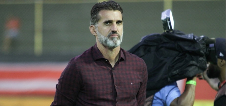 Bahia apresenta laudo de leitura labial contra Mancini e Vitória; confira