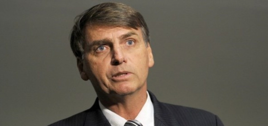 Bolsonaro diz que FHC teve ʹcérebro deslocado para o intestino grossoʹ