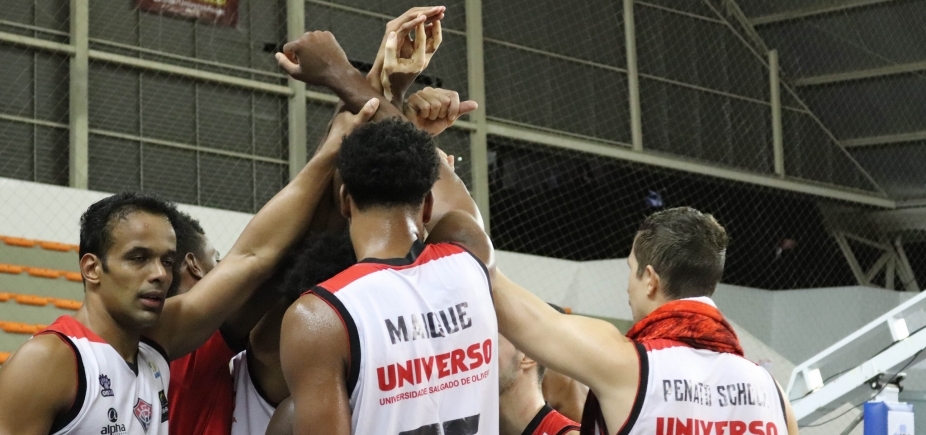 Universo/Vitória busca terceiro triunfo seguido no NBB Caixa 