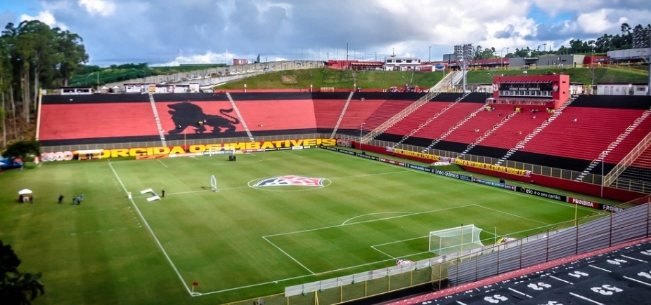 Vitória recebe Jacobina e Bahia enfrenta Juazeirense neste domingo; Metrópole transmite