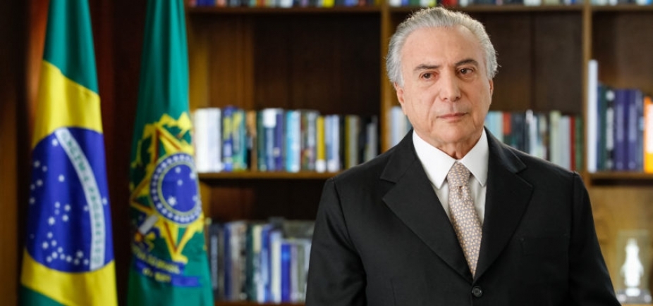Temer se irrita com inclusão em inquérito e discute estratégia no STF