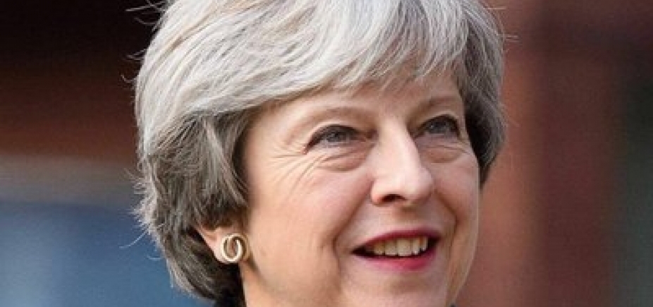 Primeira-ministra britânica acusa Rússia de ataque a ex-espião