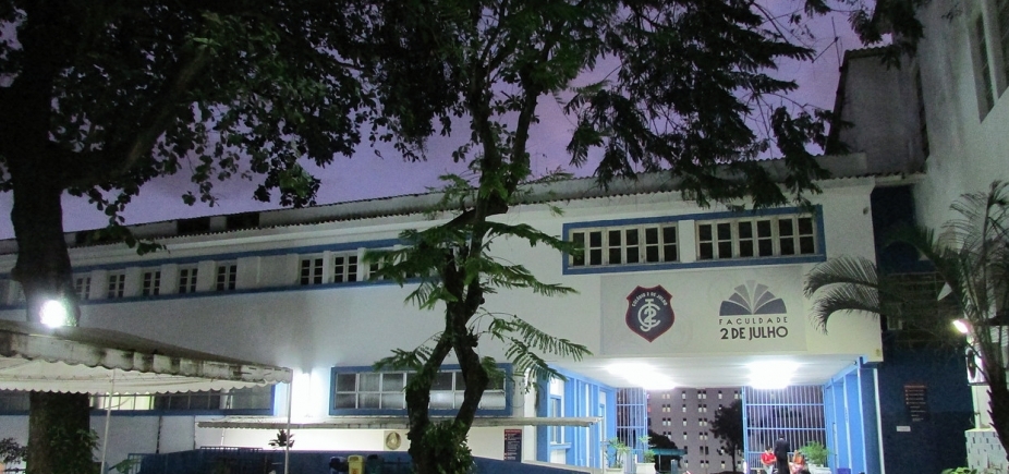 Fundação 2 de julho leiloa prédio para pagar processos