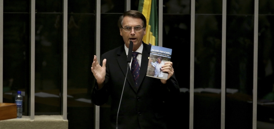 Deputado prefere crer em retração de Bolsonaro: ʹOu vamos ter que virar guerrilheirosʹ 