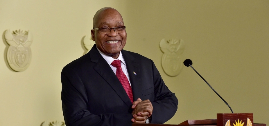 Jacob Zuma, ex-presidente sul-africano, é indiciado por corrupção