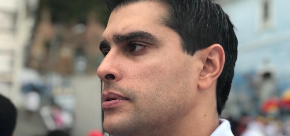 Vereador vai processar presidente do PSOL após ser chamado de ʹfilhotinho de ditadorʹ
