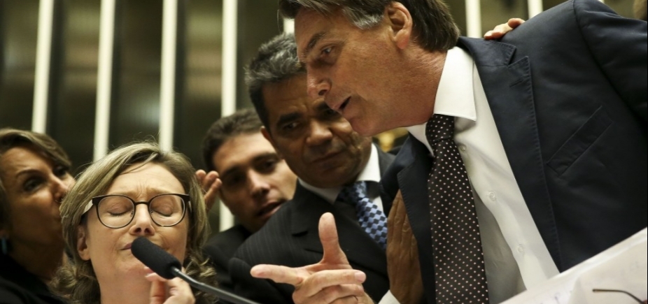 Ministro do STF reduz prazo em ação penal contra Bolsonaro