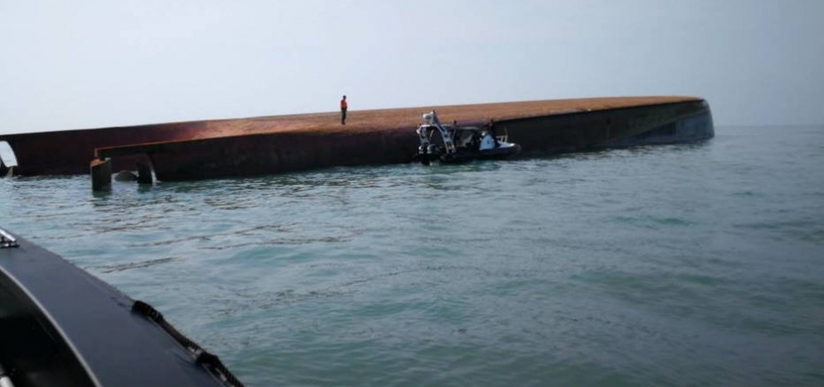 Malásia: naufrágio de cargueiro deixa um morto e 14 desaparecidos