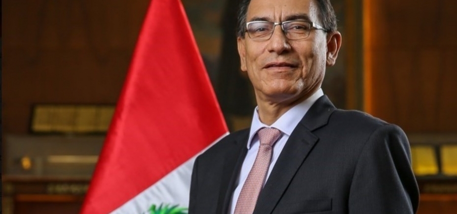 Martín Vizcarra toma posse como presidente do Peru