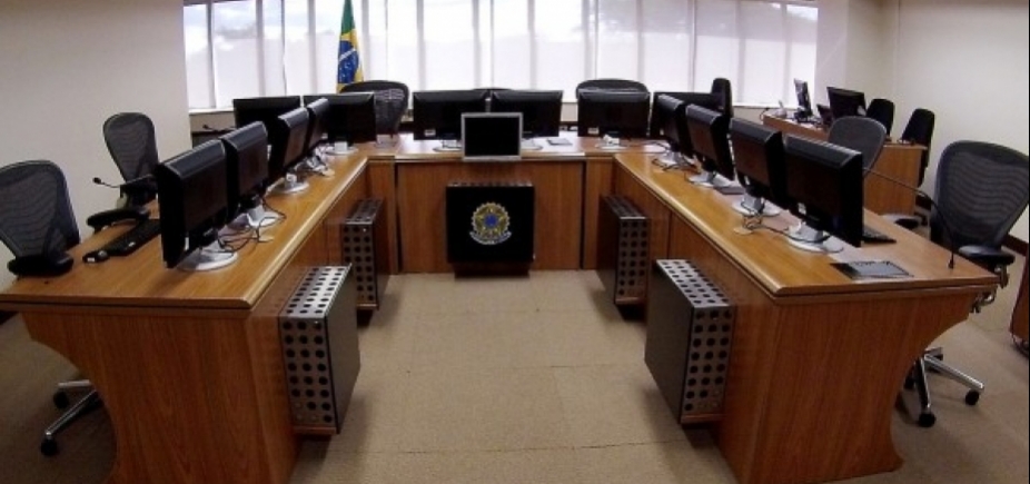 TRF-4 publica ata de julgamento e prisão de Lula depende agora do STF