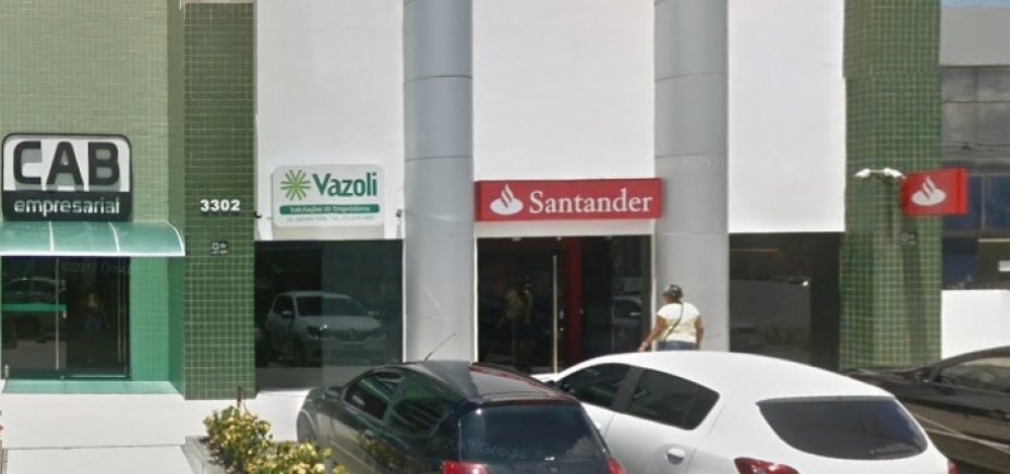 Bandidos explodem Santander próximo ao CAB