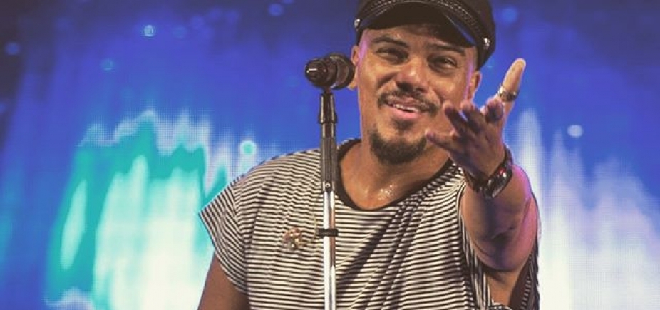 Vocalista do Sorriso Maroto se afasta da banda por doença