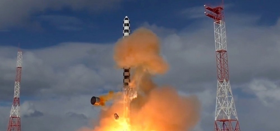 Rússia faz teste de novo míssil balístico intercontinental