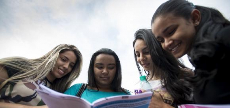 Estudantes podem pedir isenção de taxa do Enem a partir desta segunda