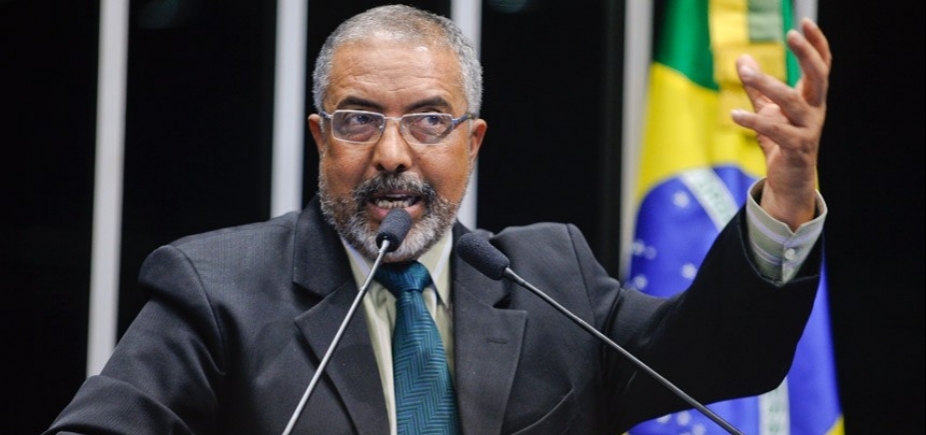 Senador diz que PT pode apoiar candidatos fora da legenda