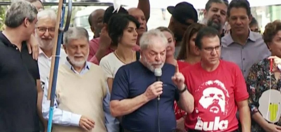 Em discurso, Lula confirma que se entregará a Polícia Federal