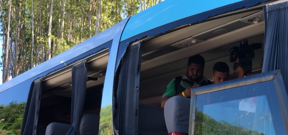 Ônibus do Bahia é apedrejado na chegada ao Barradão
