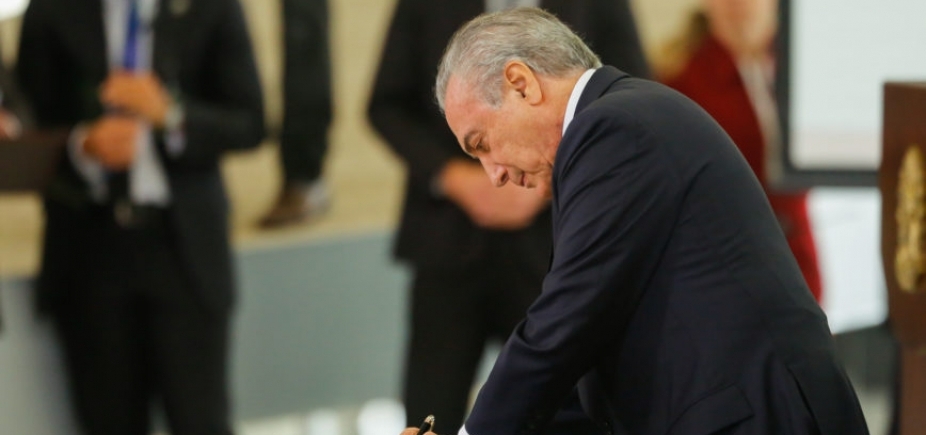 Temer dá posse a 11 ministros hoje