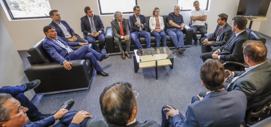 Barrado em Curitiba, Rui diz que Lula é ʹpreso político de meia dúzia de pessoas da elite brasileiraʹ