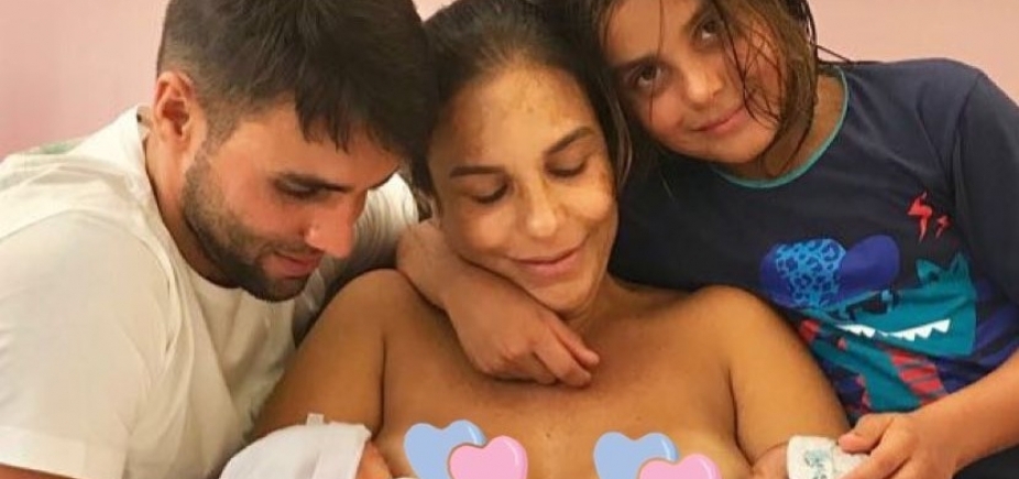 Marido de Ivete posta bolos de ʹmêsversárioʹ das gêmeas