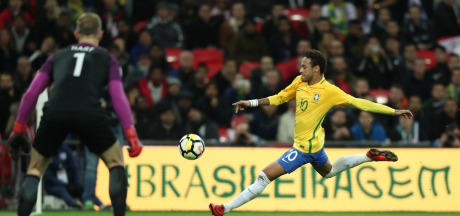 Neymar estima retorno aos gramados em um mês