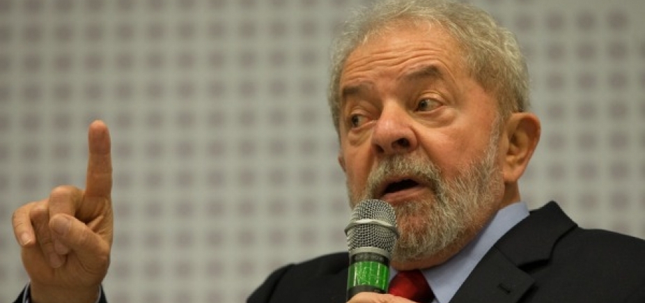 Lula lê Harper Lee na prisão, diz coluna
