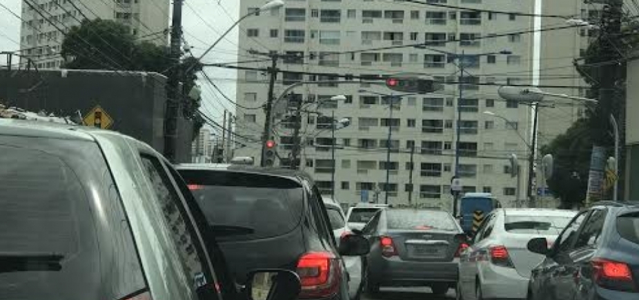 Congestionamento após acidente na Rua Silveira Martins